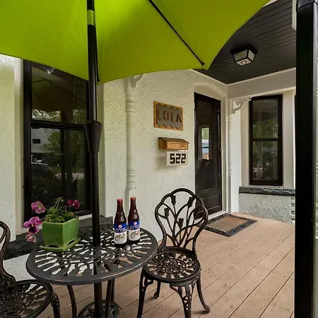 Lola House! Cozy Comfort, Prime Old Town Location